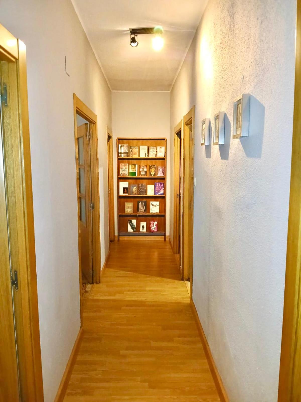 Segundo Antolin Yellow Door Понферада Екстериор снимка
