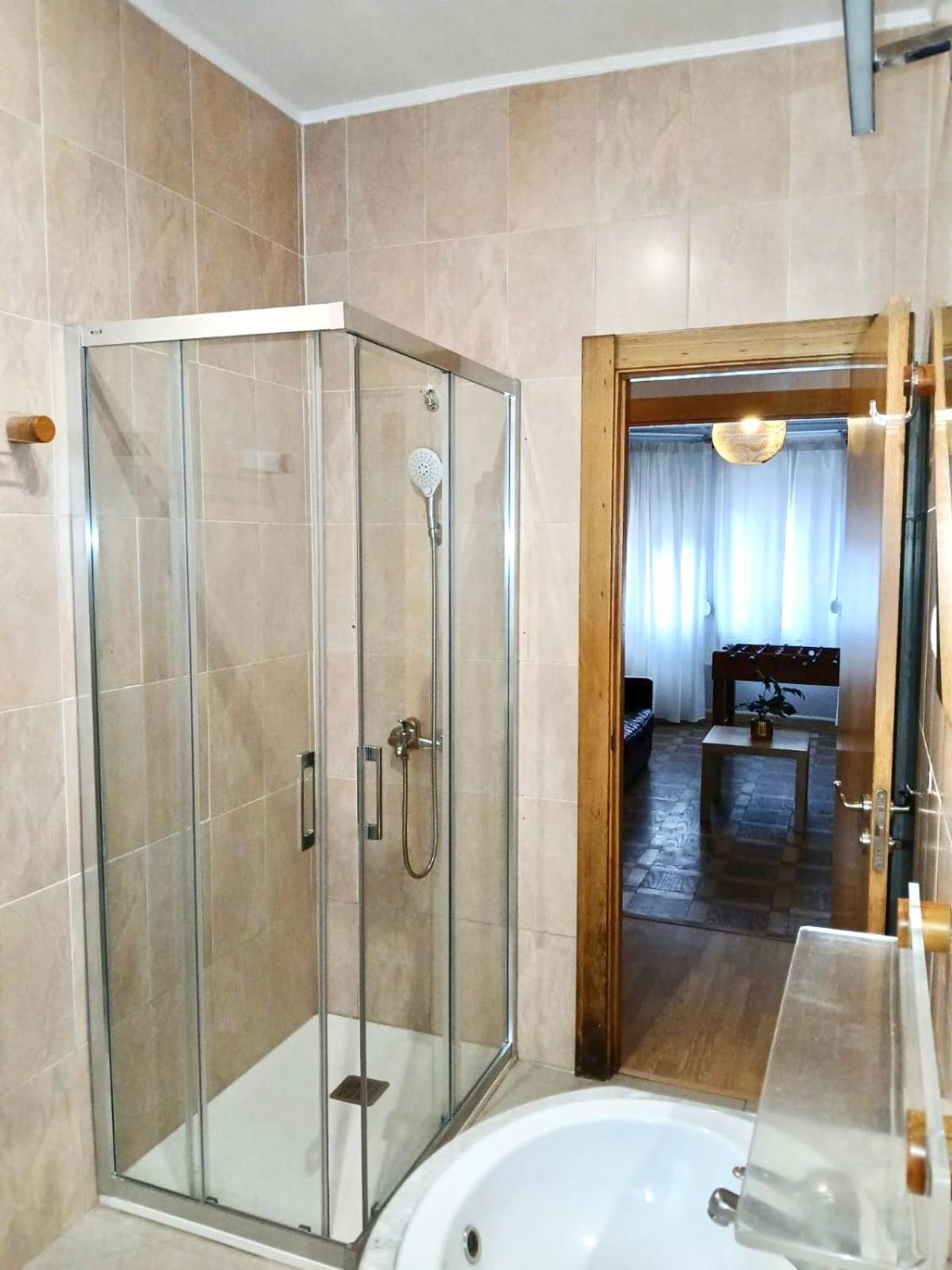 Segundo Antolin Yellow Door Понферада Екстериор снимка